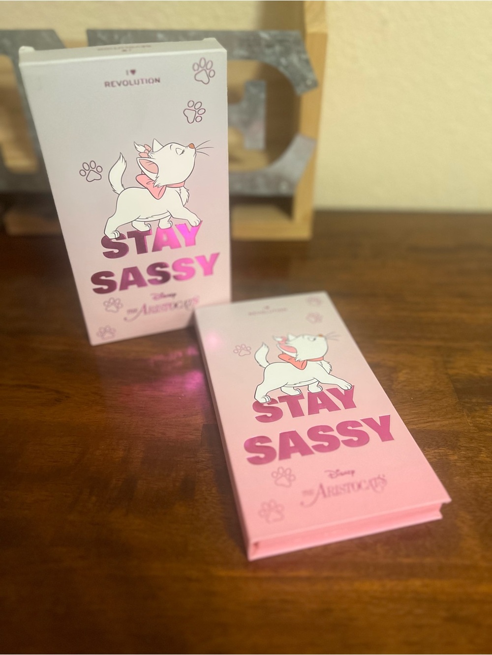 I🩷Revolution Stay Sassy The Aristocats eyeshadow palette